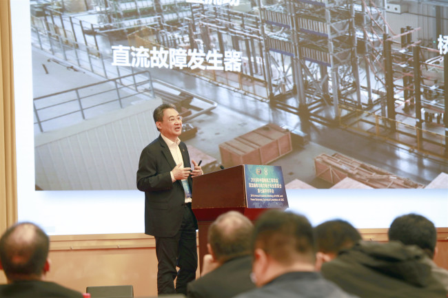 5bd971bb4eea6.jpg 饶宏_副本.jpg