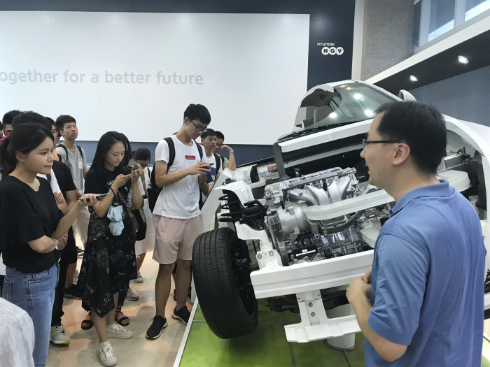 5baddcc31c100.jpg 首尔大学教授讲解电动汽车的原理和结构-2018_副本.jpg