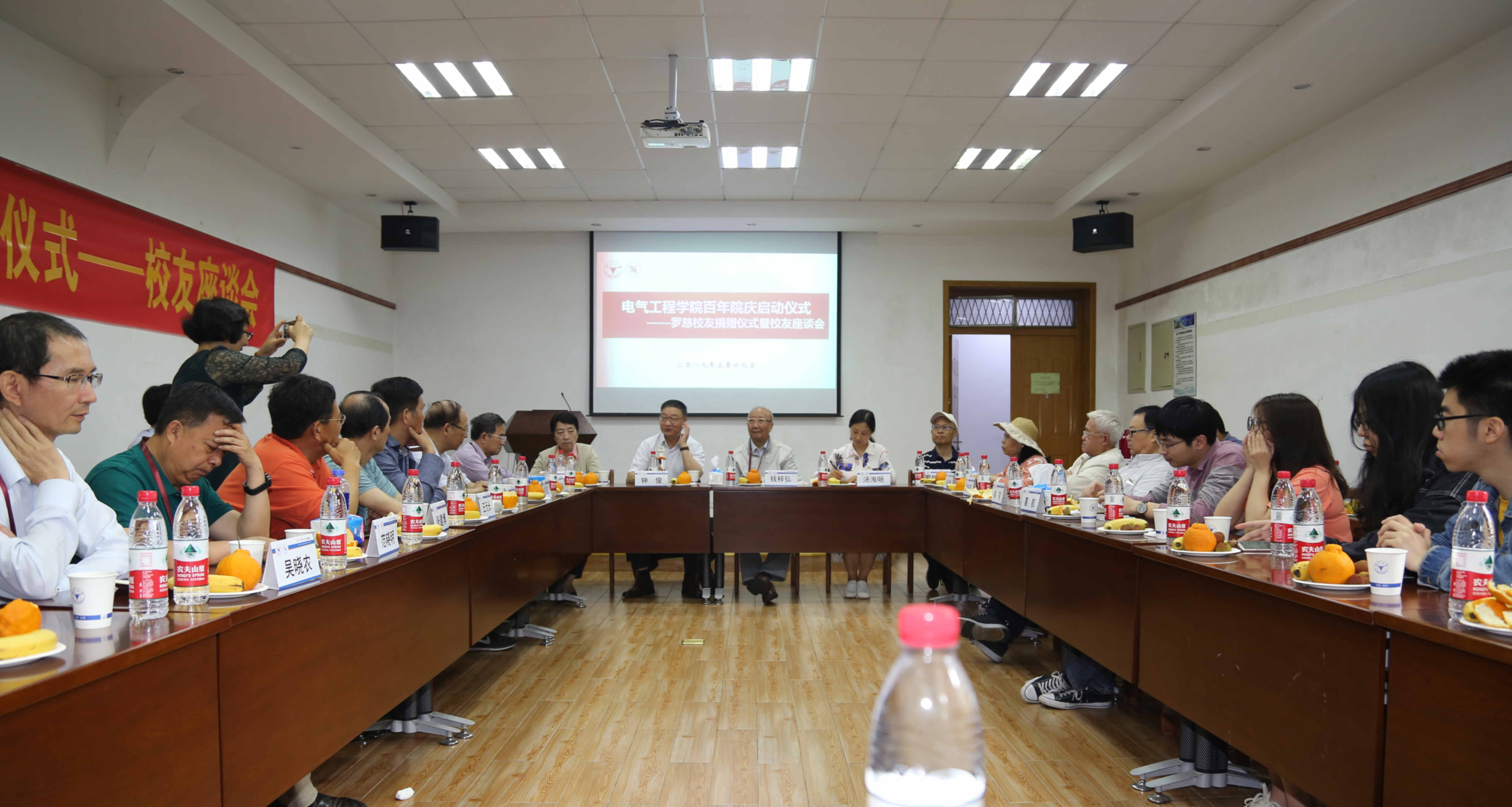 5ce3569e97437.jpg 5ce3569e97437.jpg