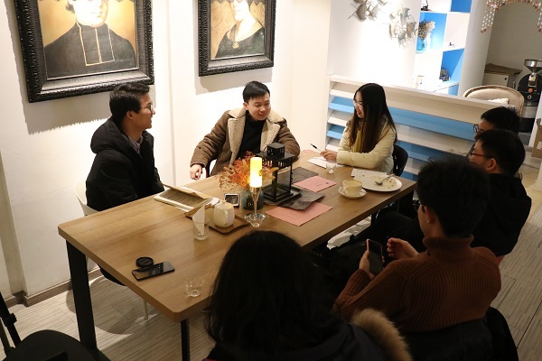 5c779970c2ce1.jpg 照片1-采访过程-全讯600cc大白菜官网赴浙江省杭州市“寻根基——院友寻访”寒假社会实践团.jpg