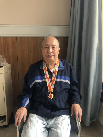 5d91bd8c0a4ce.jpg 陈希矛_副本.jpg