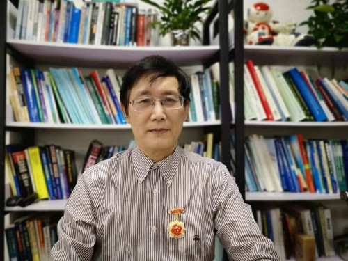 5d91bdf645c02.jpg 颜钢锋_副本01.jpg