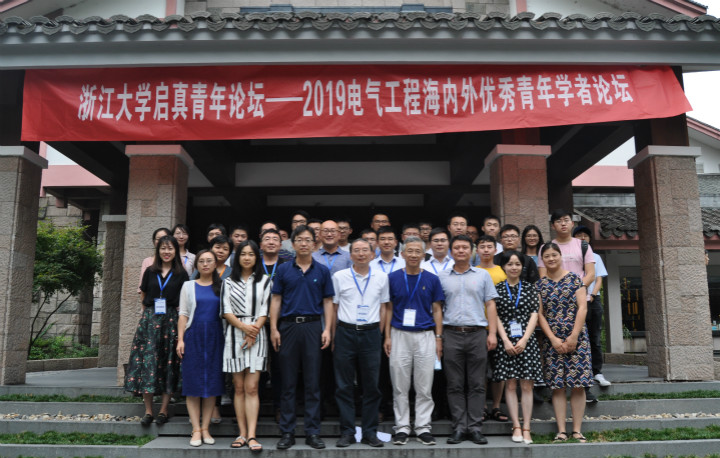 5d6ba6f3e7a4e.jpg 图片5-合影_meitu_5.jpg