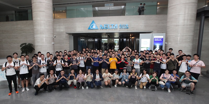 5d60fce05933d.jpg 4合影留念.jpg