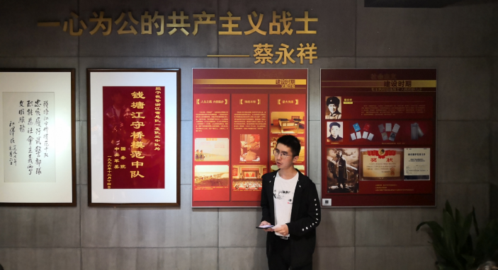 5cc01e1150b06.png 3.png