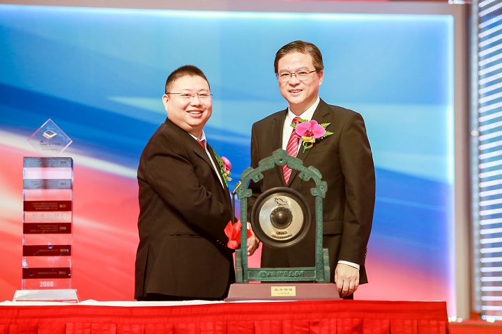 5da6733b2c74f.jpg 310358758933557426.jpg