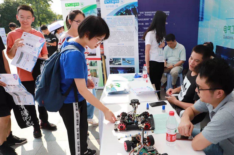 5d905559b06b9.jpg 11.jpg