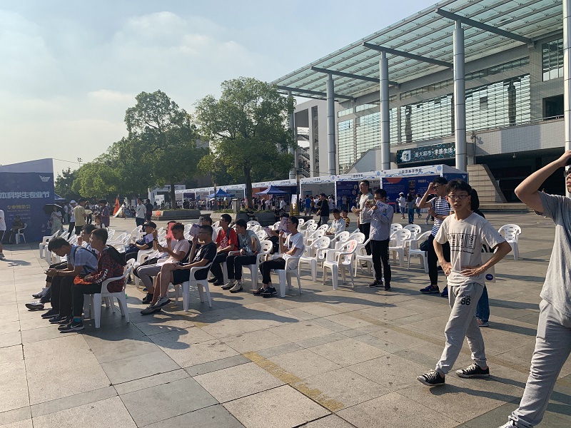 5d905492e6b5b.jpg 33.jpg