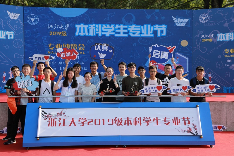 5d9054fdc2ba9.jpg 10.jpg